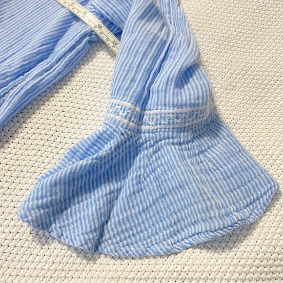 Lightweight Cotton Blue Blouse with White Lace neckline preplum sleeve - Picture 3 of 6